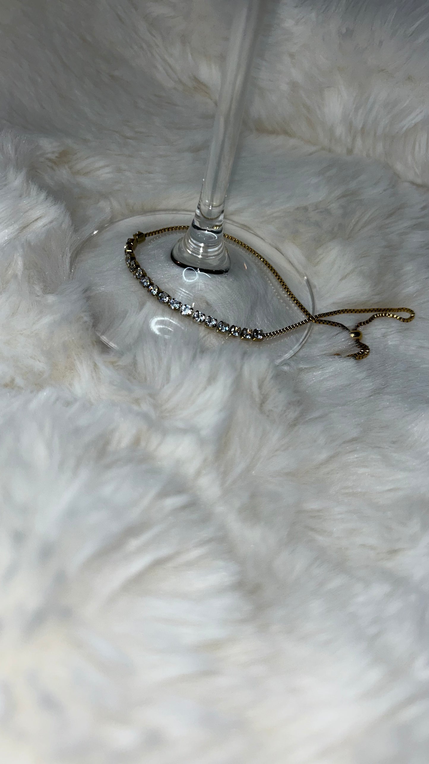 Bracelet en acier inoxydable de couleur diamant blanc avec une possibilité d'ajustement