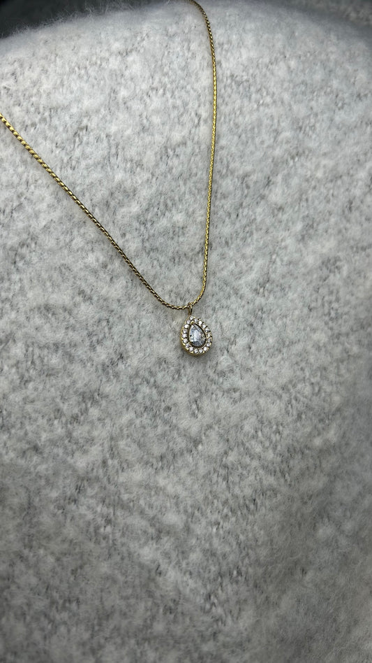 Collier fait d'une larme en diamant blanc en acier inoxydable