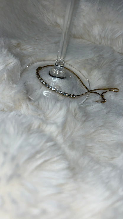 Bracelet en acier inoxydable de couleur diamant blanc avec une possibilité d'ajustement