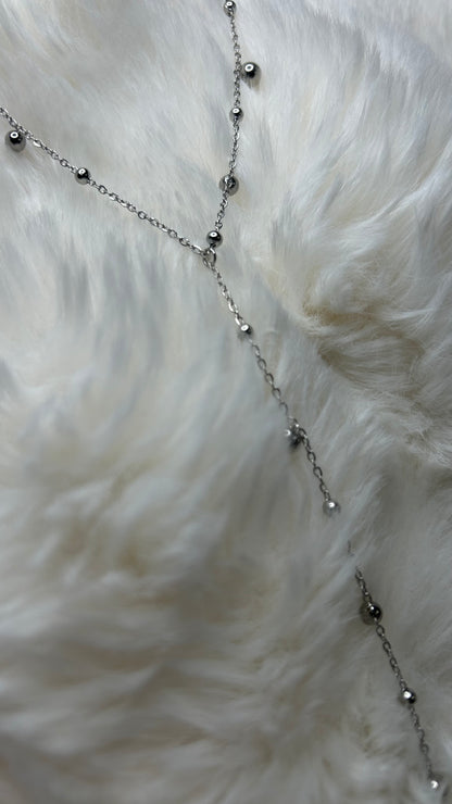 Collier long à pampilles avec perles rondes