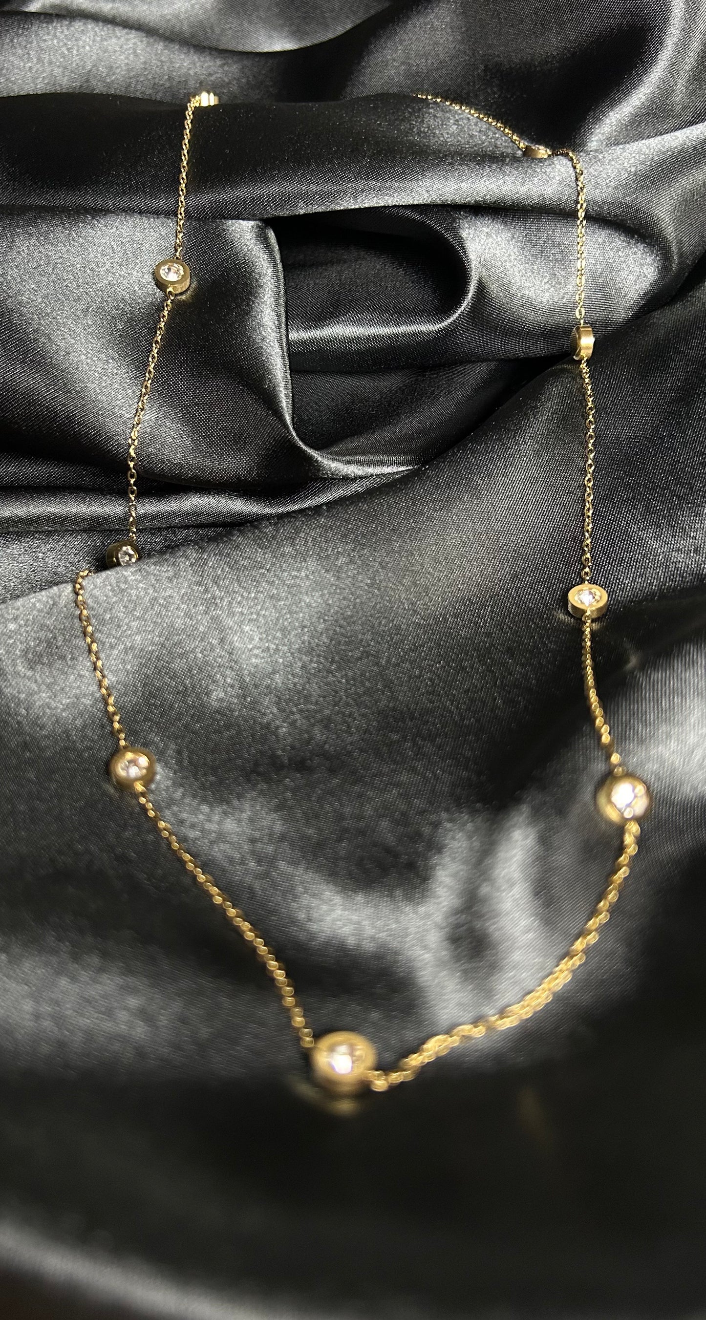 Collier pendentifs diamants ronds en acier inoxydable de couleur doré