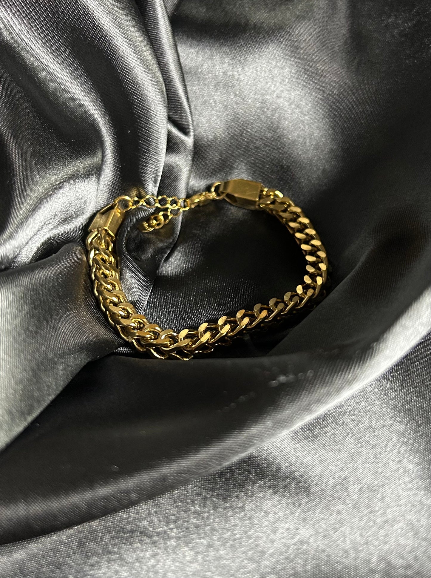 Bracelet en acier inoxydable équipé d'une chaîne en W