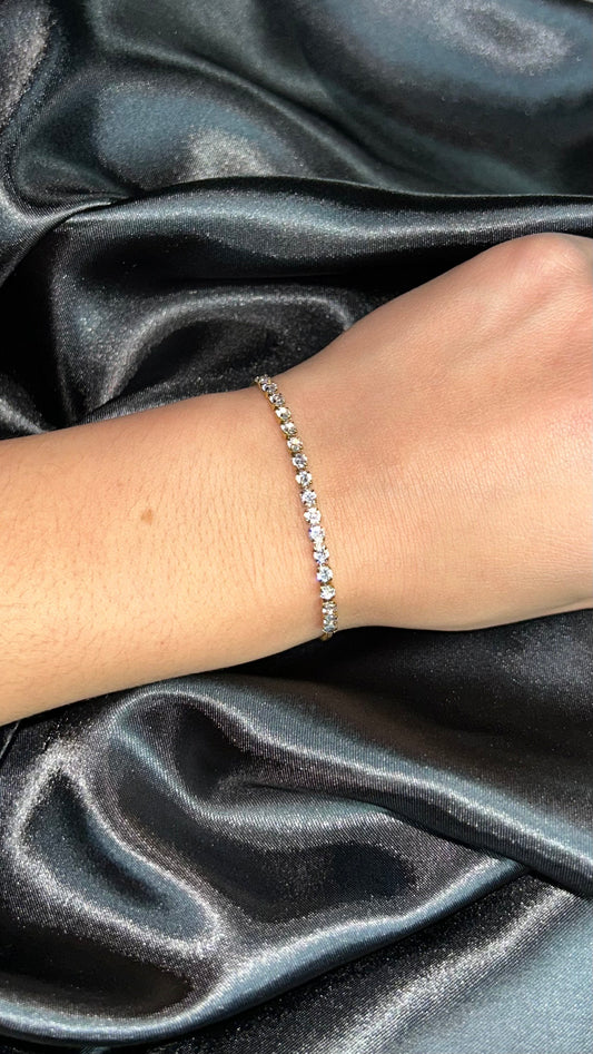 Bracelet en acier inoxydable de couleur diamant blanc avec une possibilité d'ajustement
