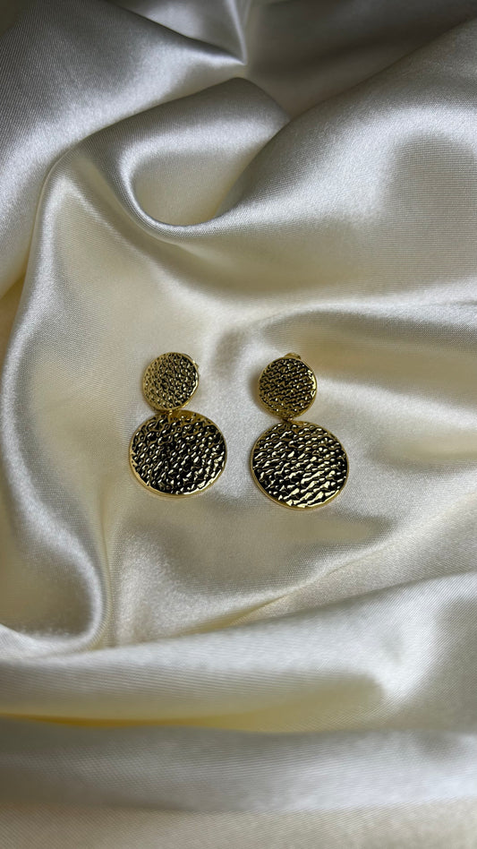 Boucles d'oreilles rondes ornées de gravures