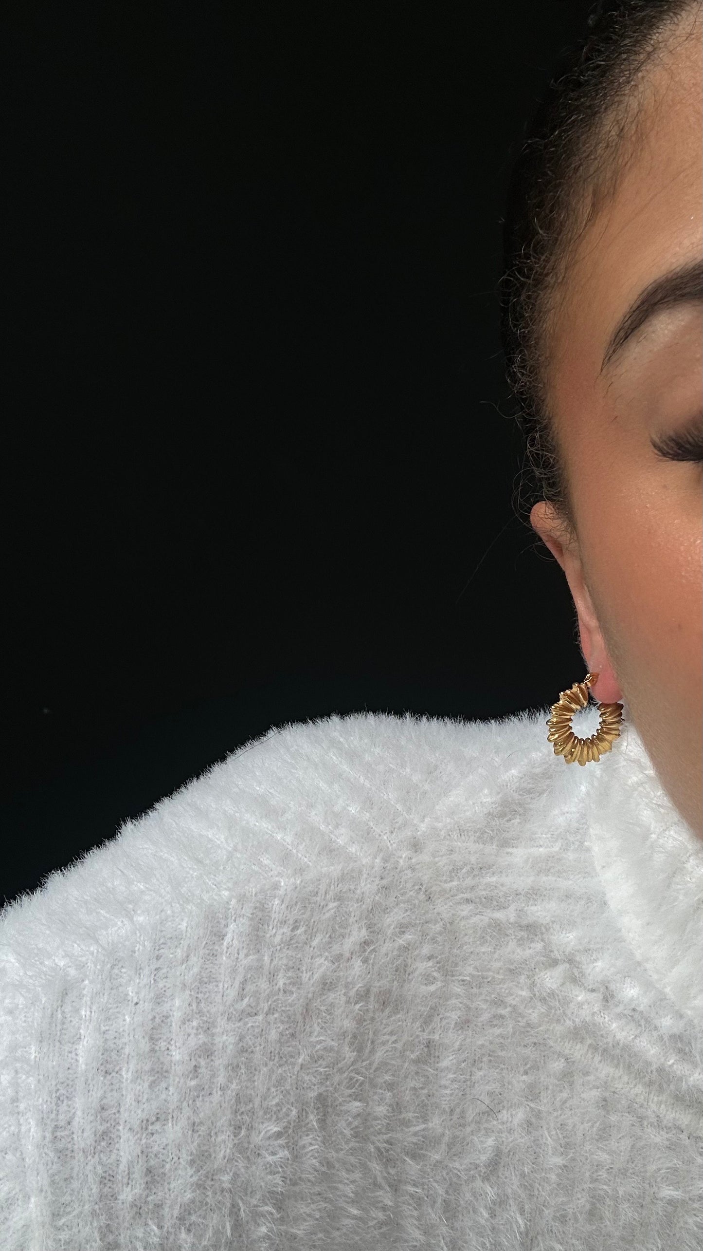 Boucles d'oreilles en acier inoxydable avec un effet de fleurs dorées