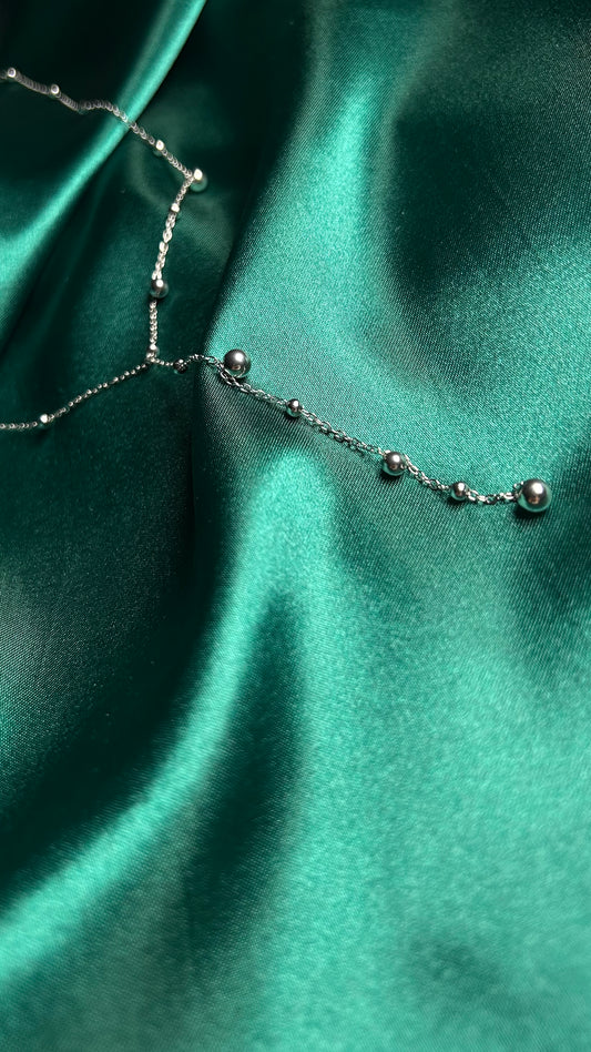 Collier long à pampilles avec perles rondes